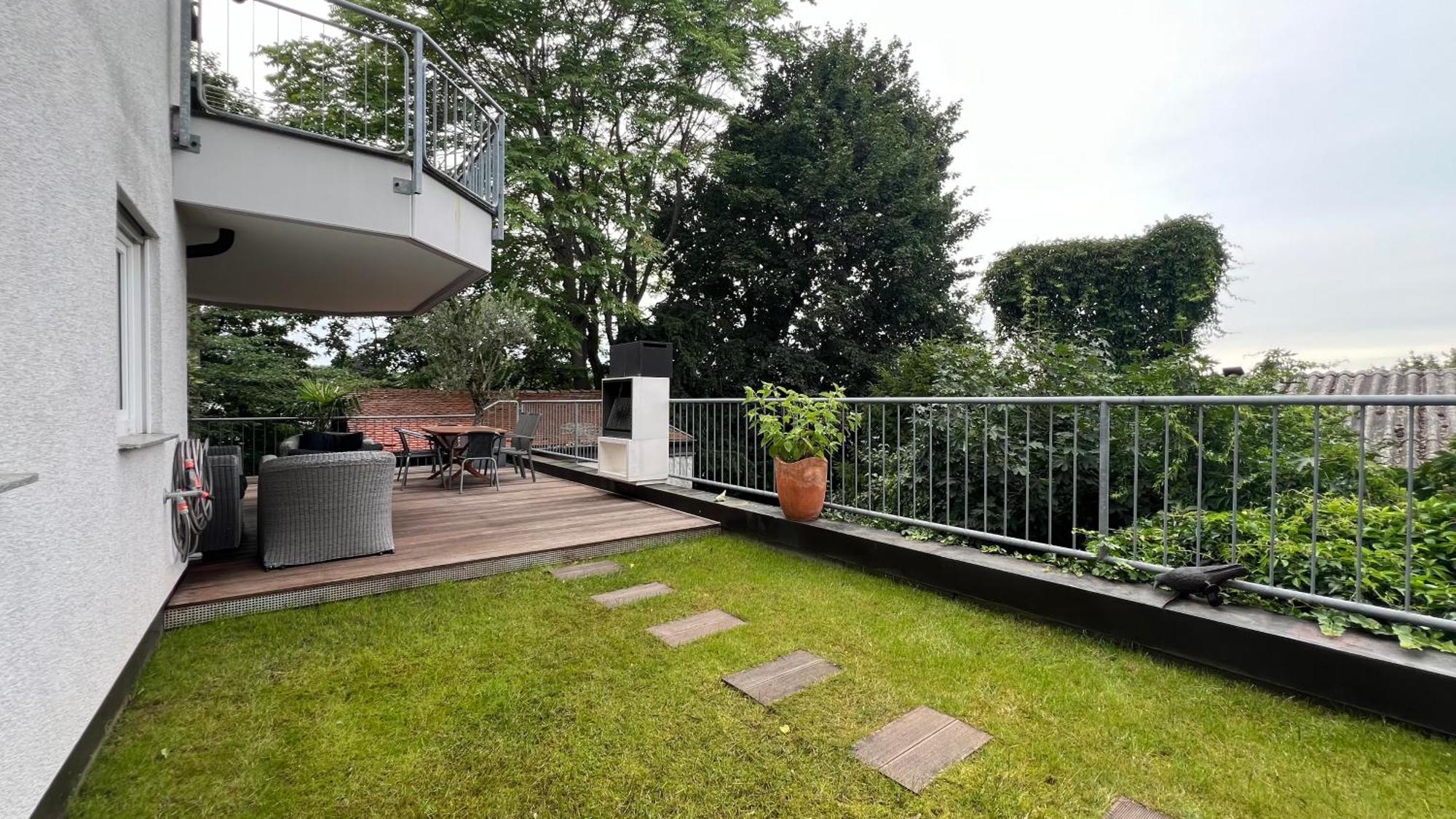 Ludwigshome Luxus - Zentral, Kostenloser Parkplatz, Terrasse Ludwigsburg Luaran gambar